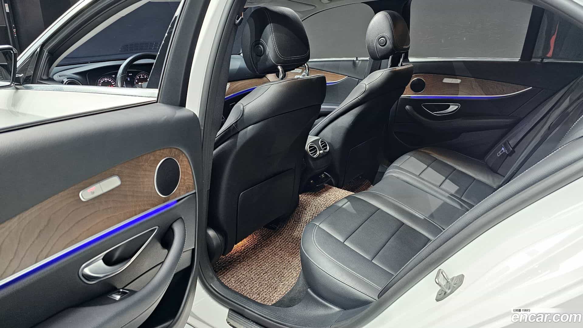 E-Class Mercedes-Benz 2017.9-INNER-036