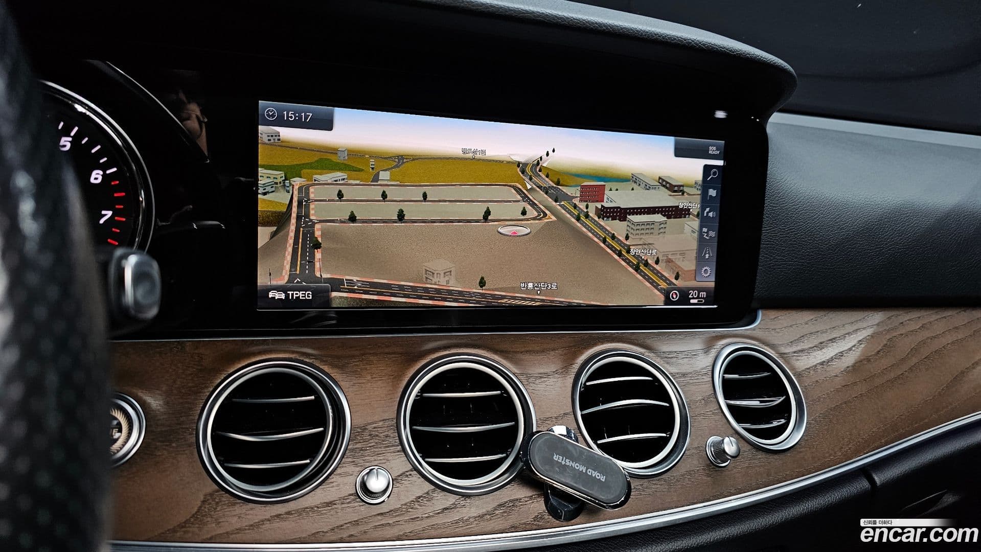 Main__Slider__Photo:E-Class Mercedes-Benz 2017.9-26