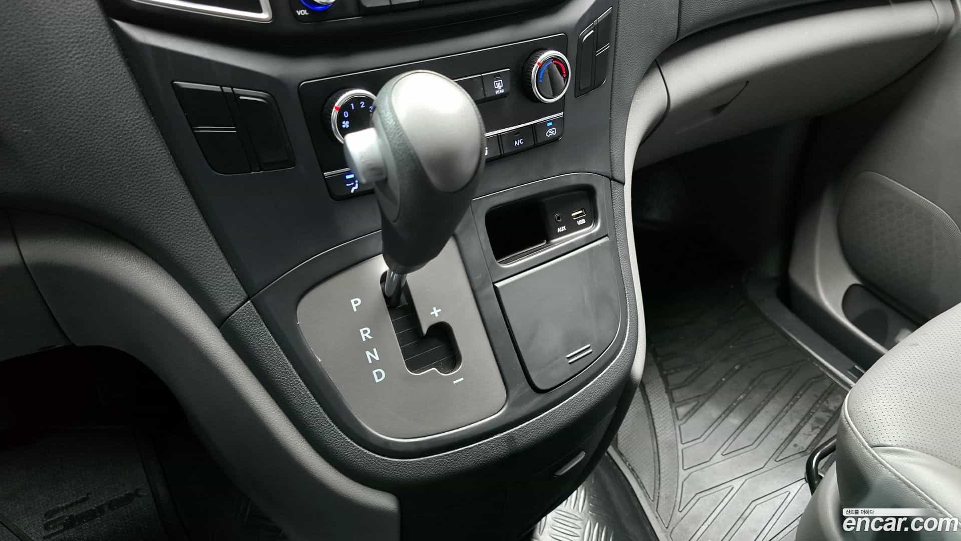 Starex Hyundai 2021.0-INNER-009