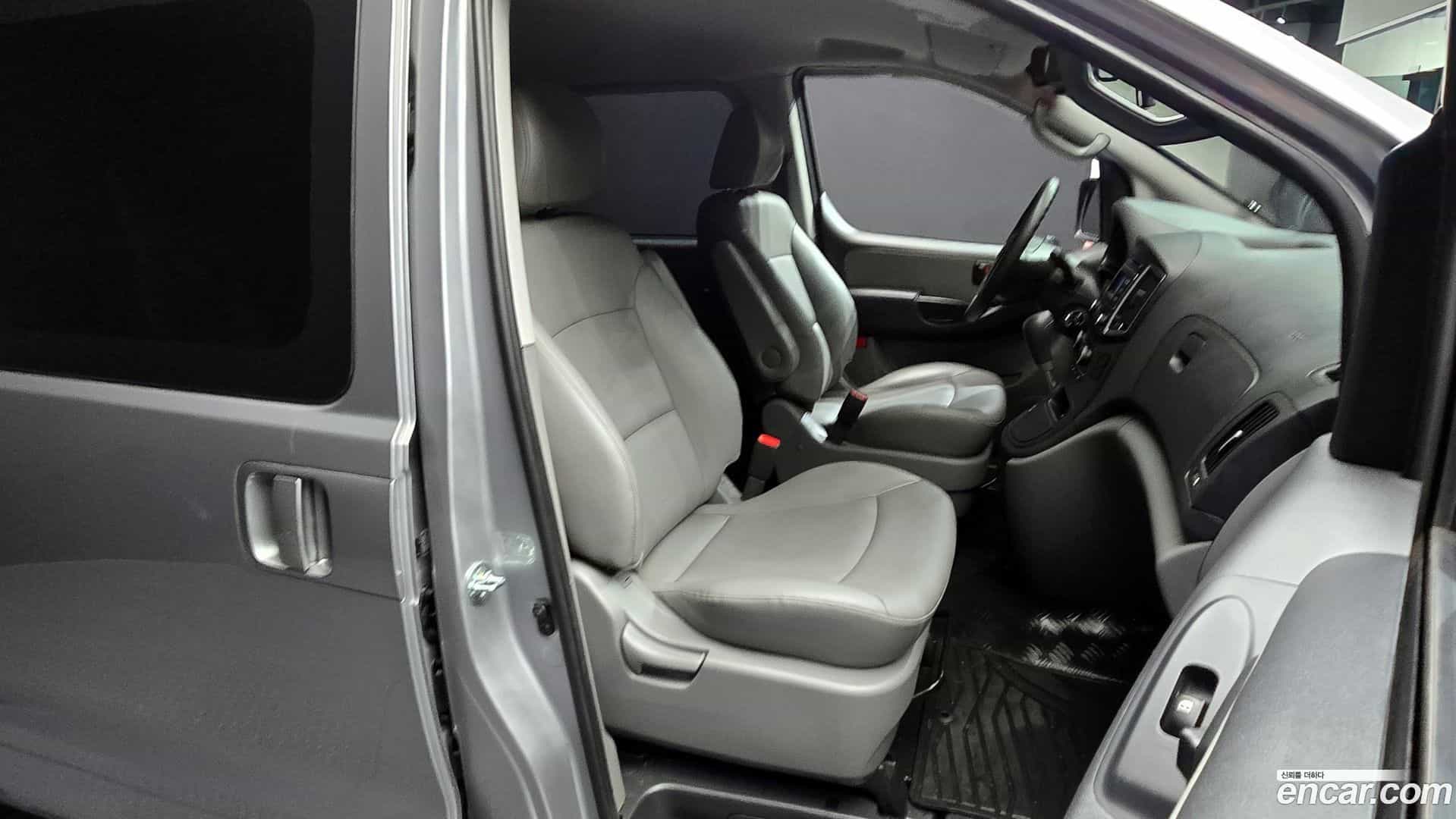 Starex Hyundai 2021.0-OPTION-016