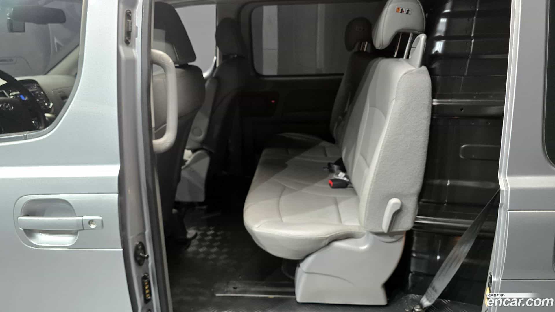 Starex Hyundai 2021.0-INNER-036