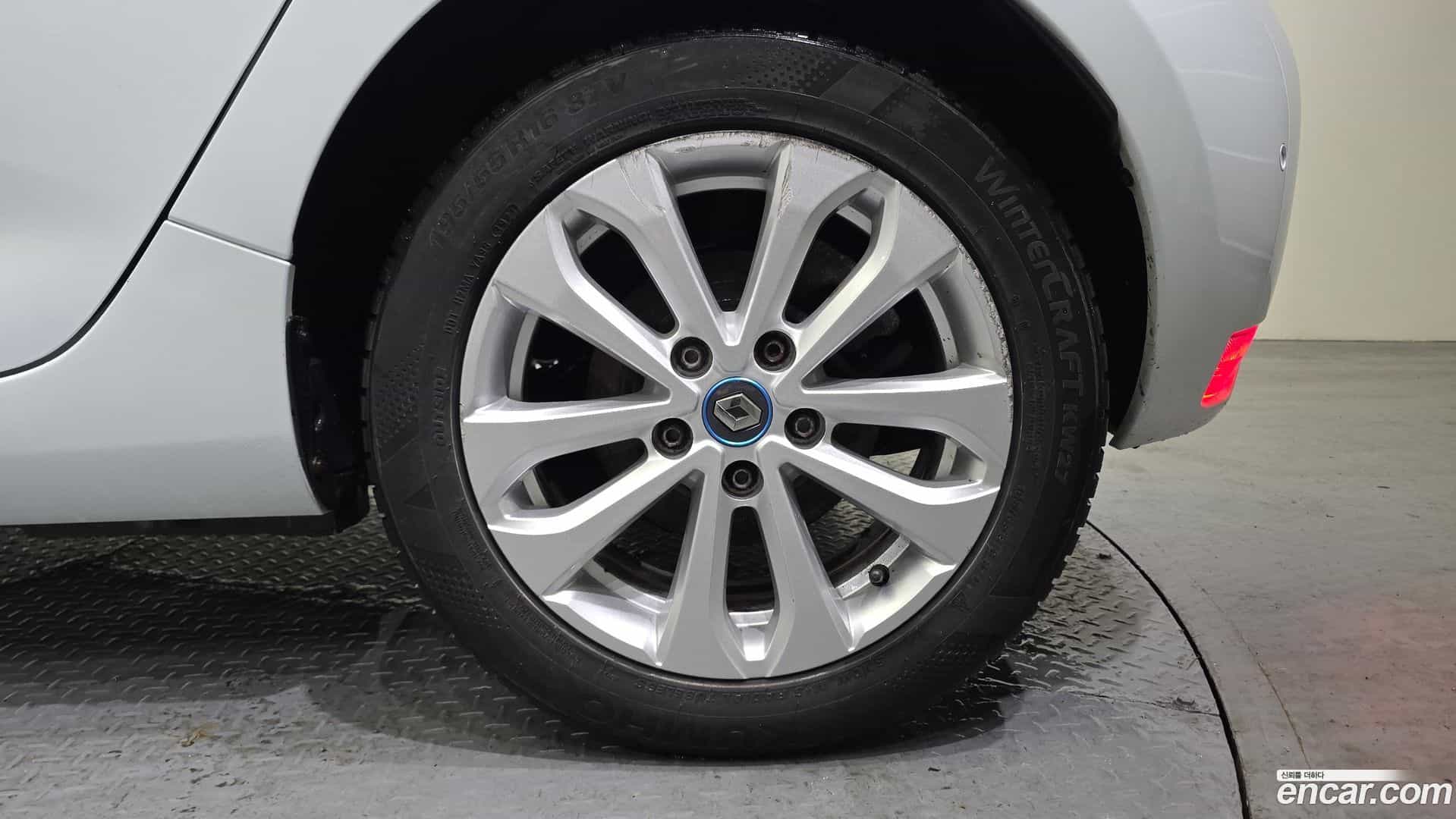 Zoe Renault Korea 2021.2-OUTER-031
