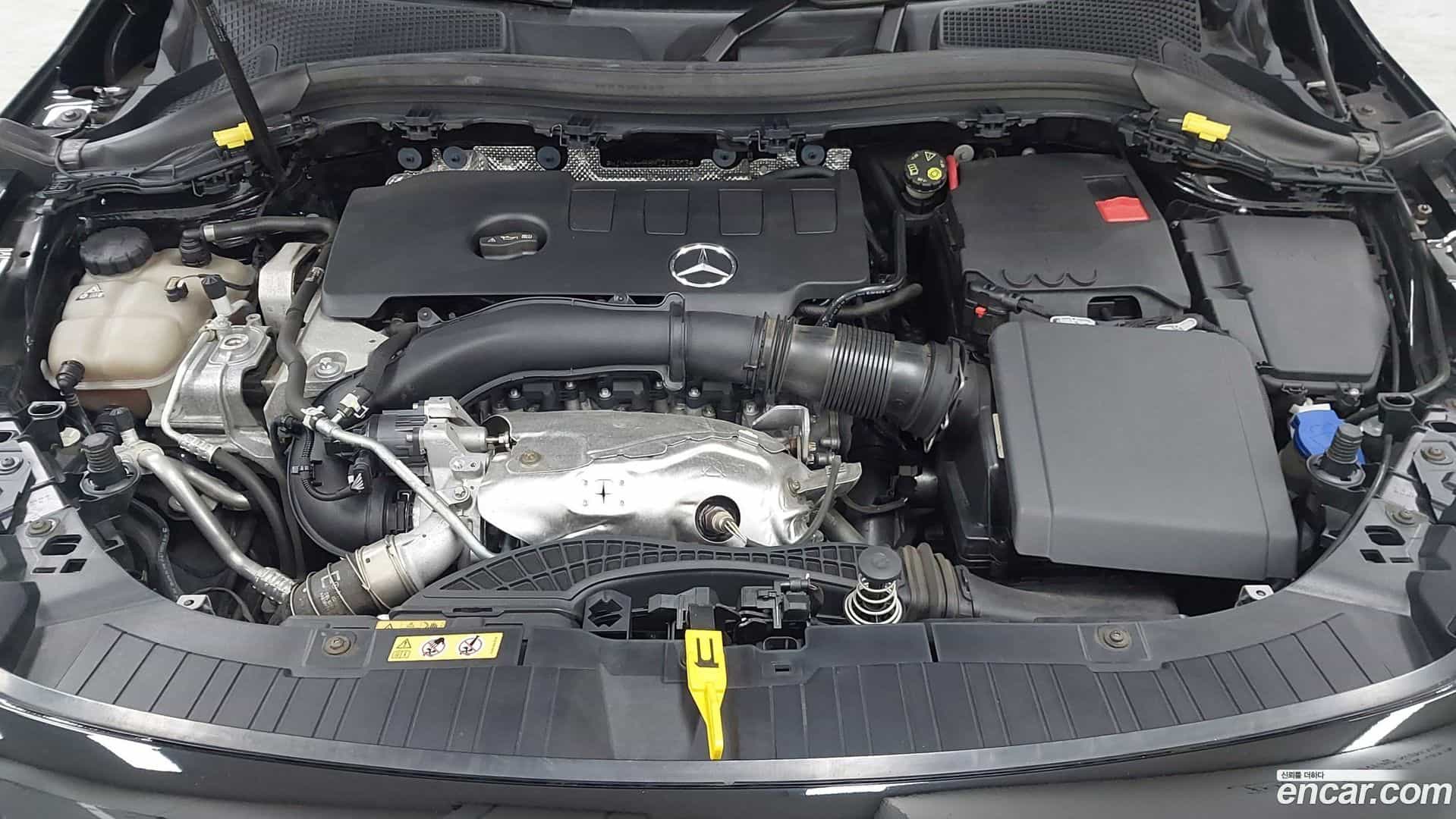 GLA-Class Mercedes-Benz 2020.11-OUTER-006