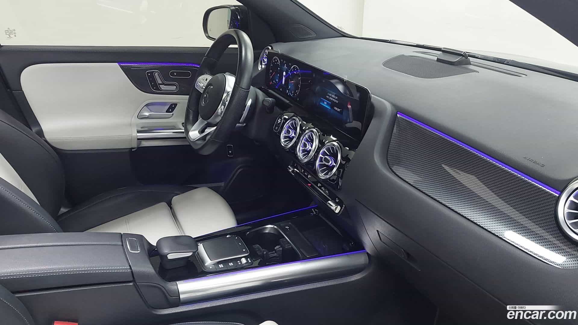 GLA-Class Mercedes-Benz 2020.11-OPTION-017
