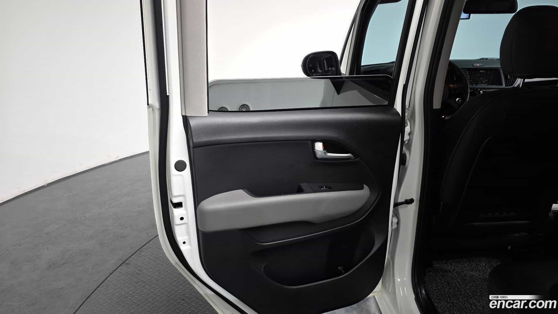 RAY Kia 2023.4-INNER-035
