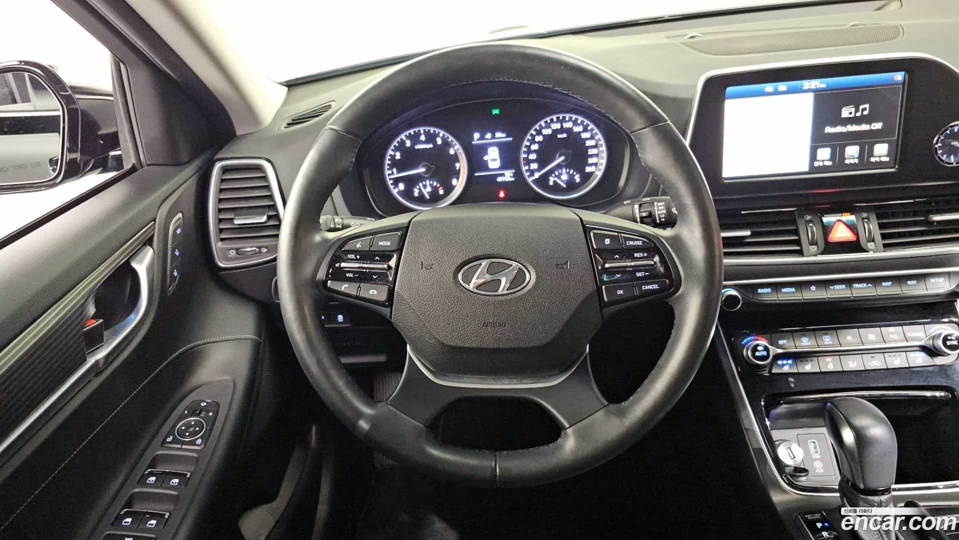 Grandeur Hyundai 2018.2-OPTION-017