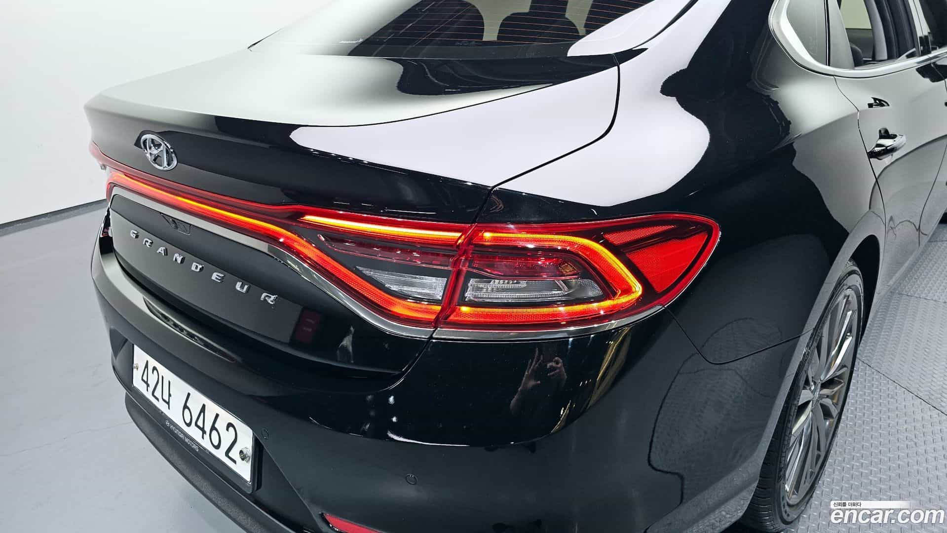 Grandeur Hyundai 2018.2-OUTER-033