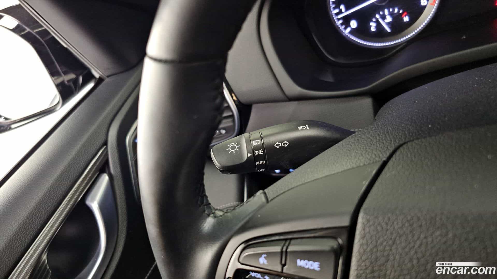 Grandeur Hyundai 2018.2-OPTION-048