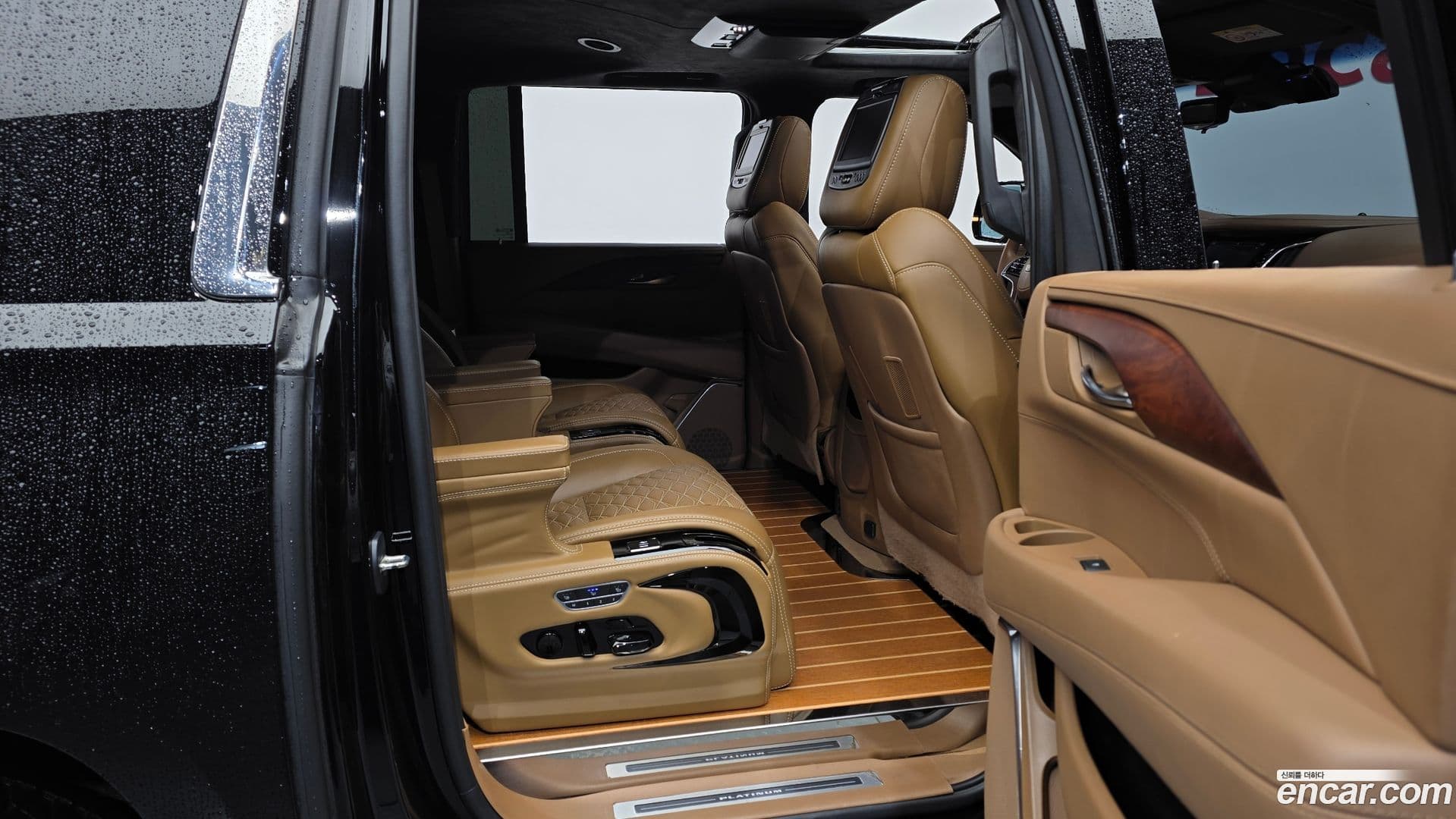 Main__Slider__Photo:Escalade Cadillac 2017.4-11