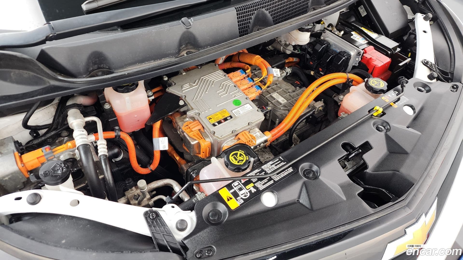 Main__Slider__Photo:Bolt EV Chevrolet 2018.5-5