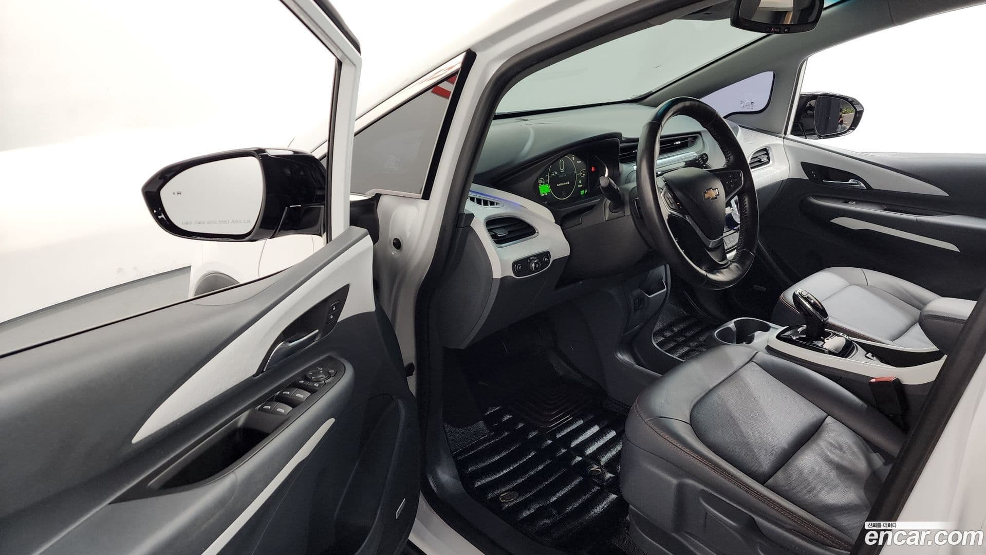 Main__Slider__Photo:Bolt EV Chevrolet 2018.5-9