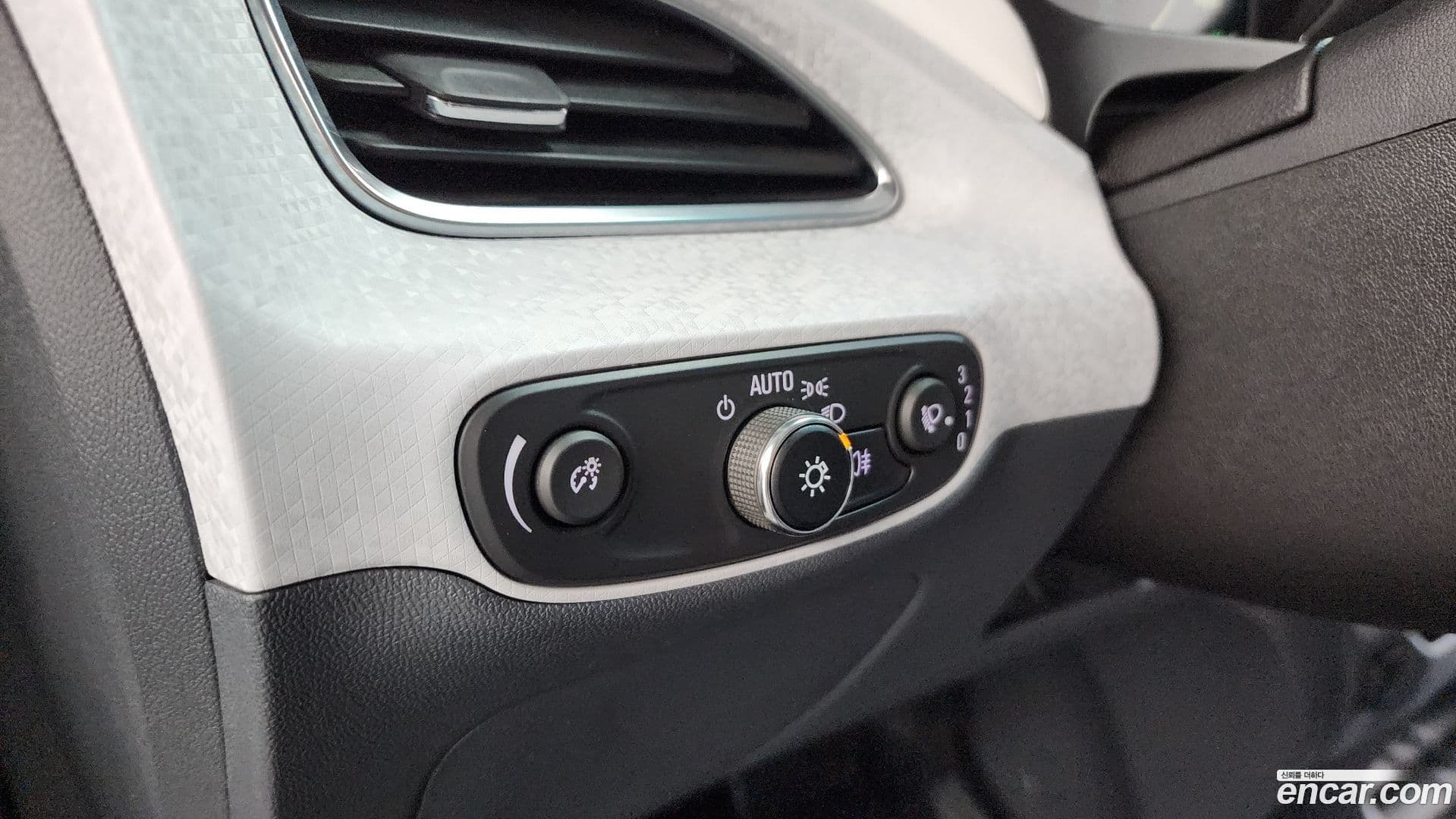 Main__Slider__Photo:Bolt EV Chevrolet 2018.5-13