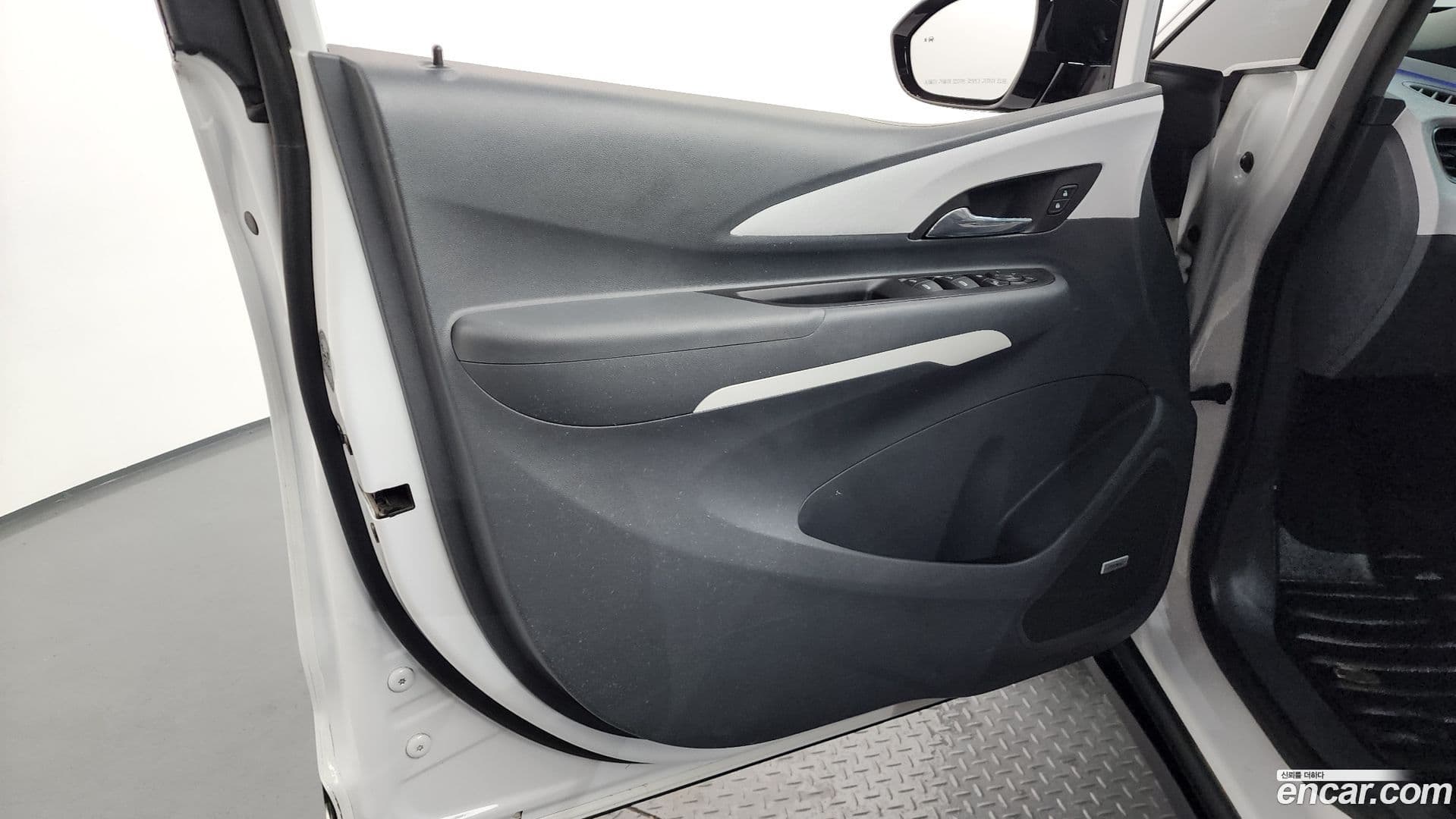 Main__Slider__Photo:Bolt EV Chevrolet 2018.5-23