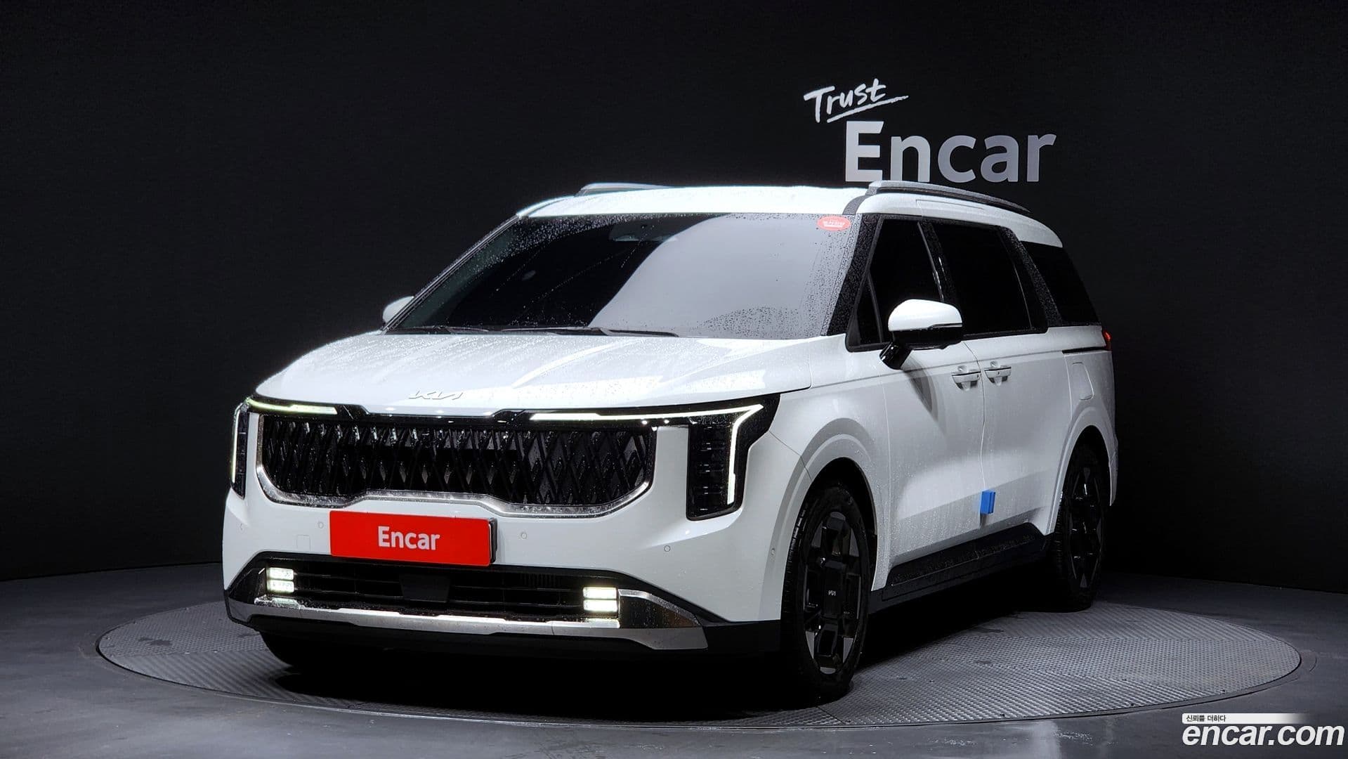 Main__Slider__Photo:Canival Kia 2024.6-0