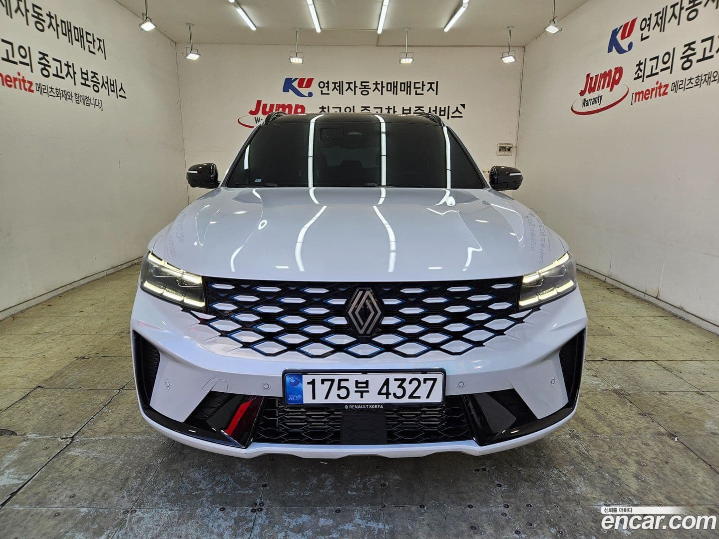 Main__Slider__Photo:Grand Koleos Renault Korea 2024.10-0