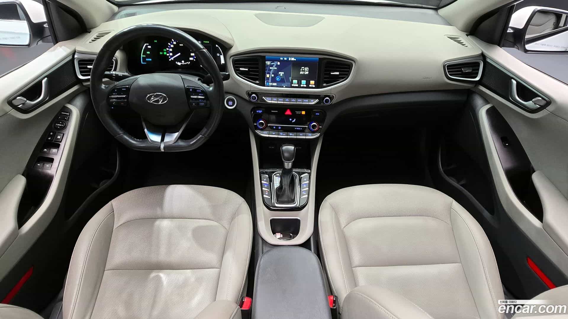 Ioniq Hyundai 2016.1-INNER-007