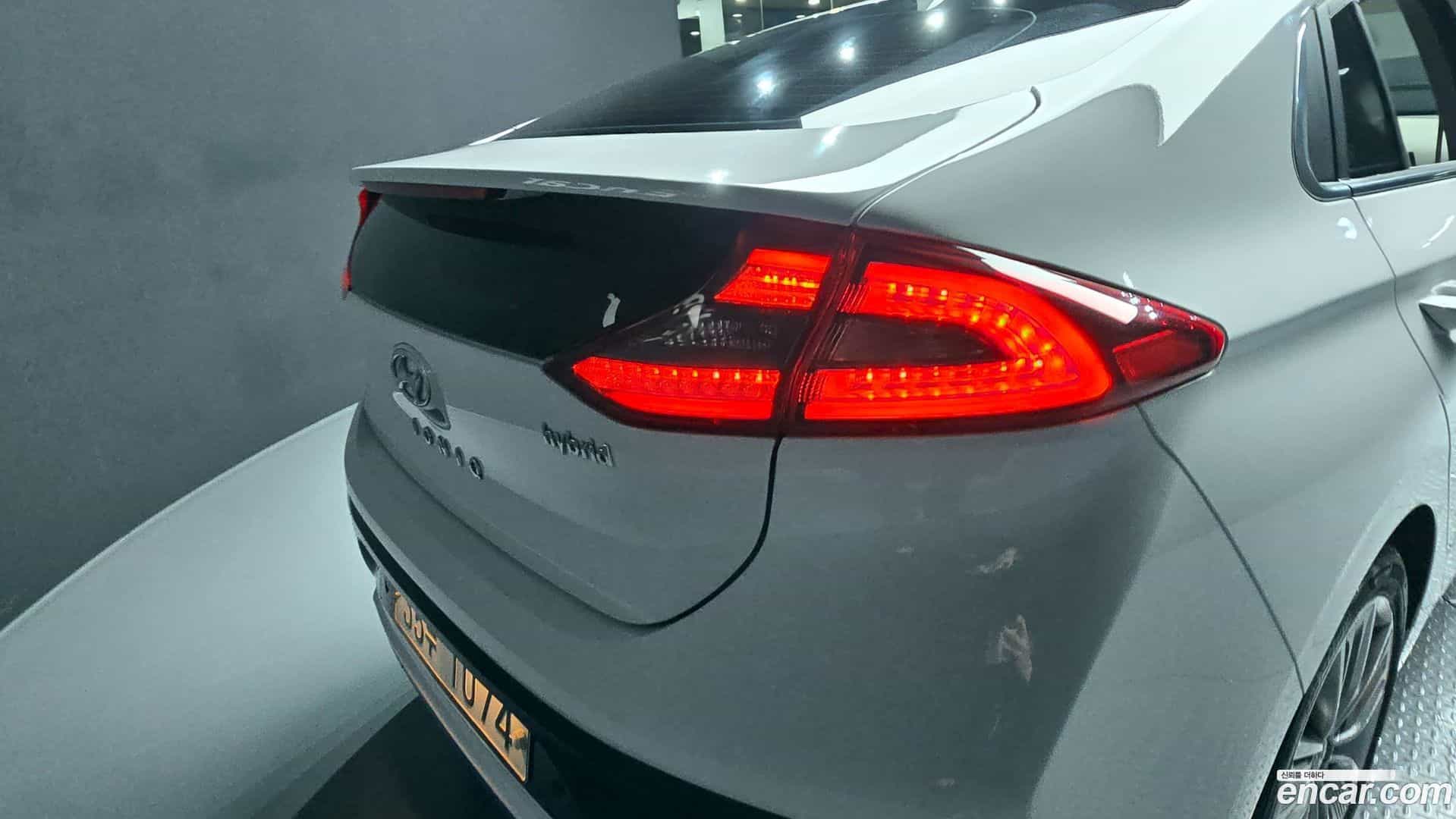 Ioniq Hyundai 2016.1-OUTER-033
