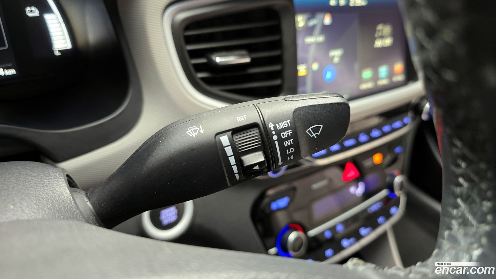 Main__Slider__Photo:Ioniq Hyundai 2016.1-26