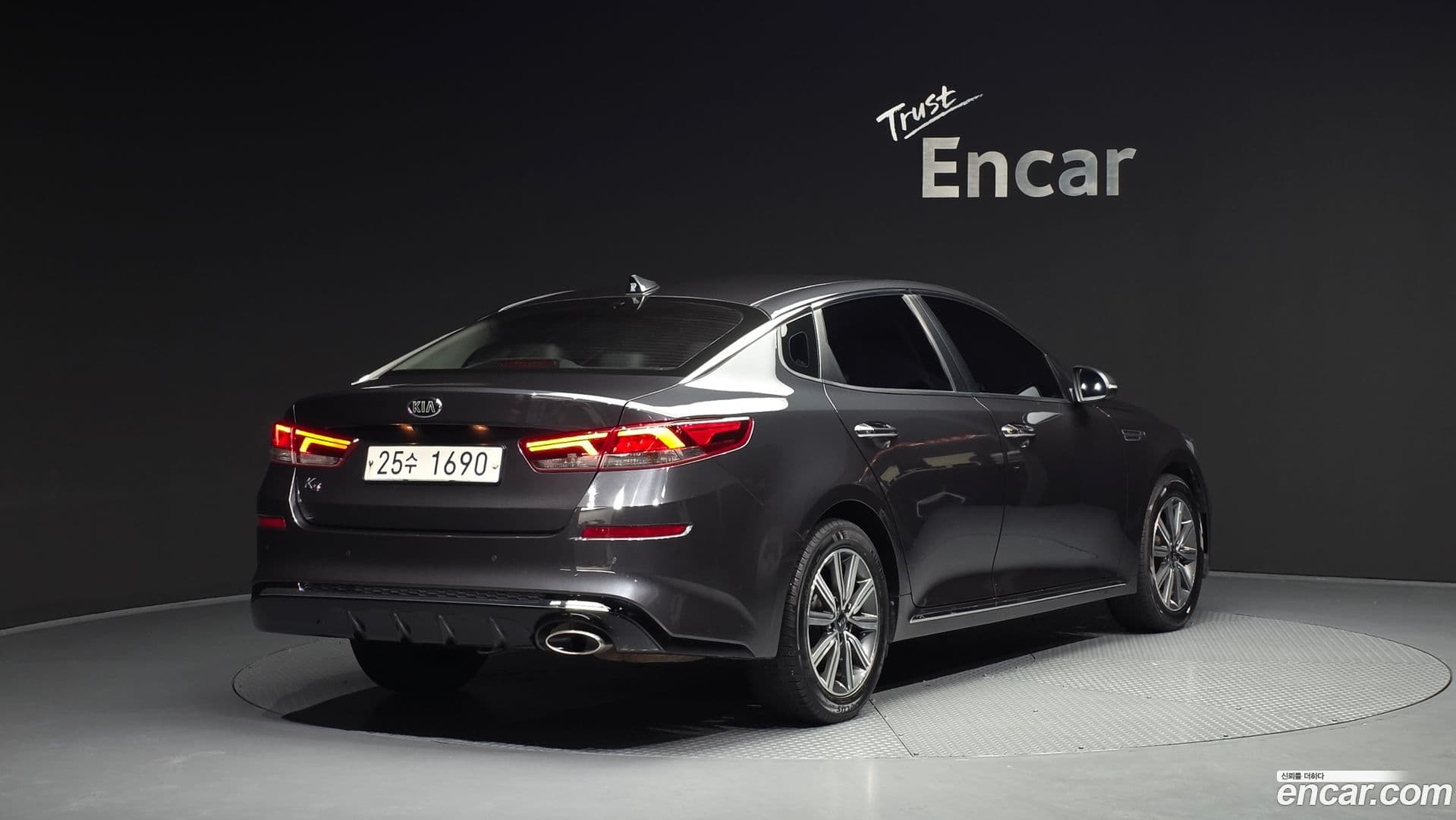 Main__Slider__Photo:K5 Kia 2019.2-1