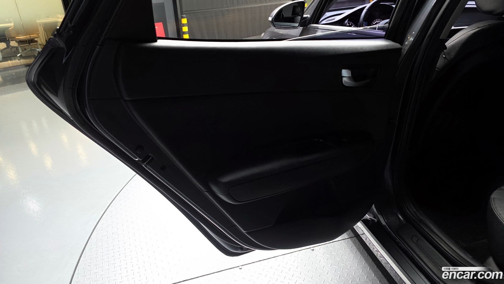 Main__Slider__Photo:K5 Kia 2019.2-24