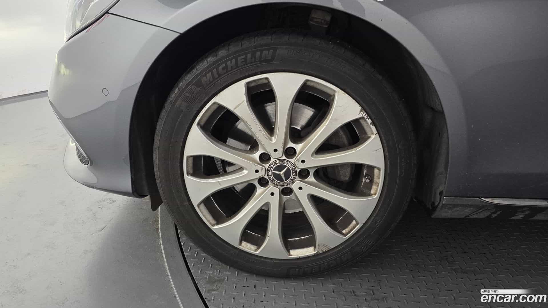 E-Class Mercedes-Benz 2017.7-OUTER-005