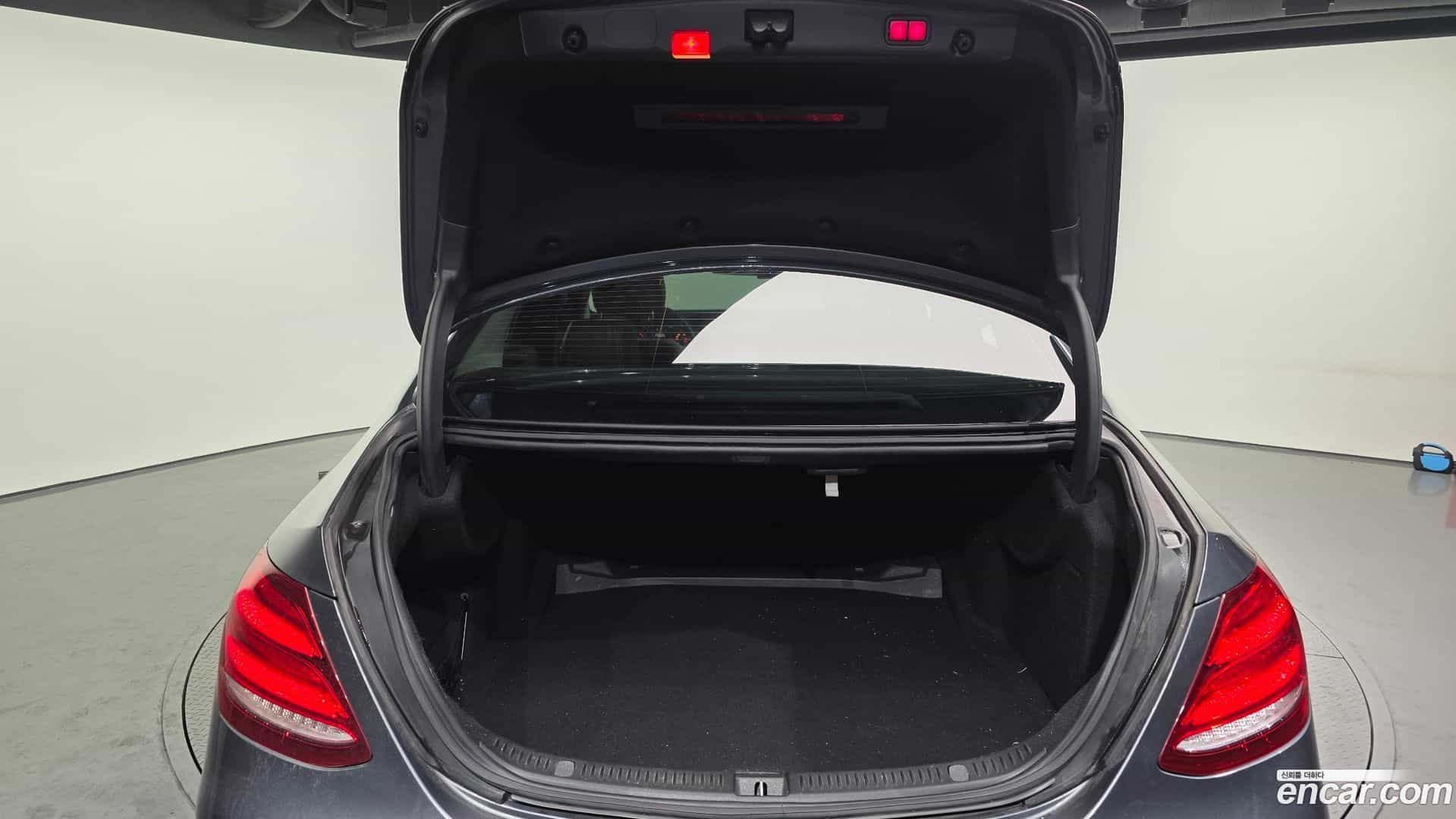 E-Class Mercedes-Benz 2017.7-OPTION-024