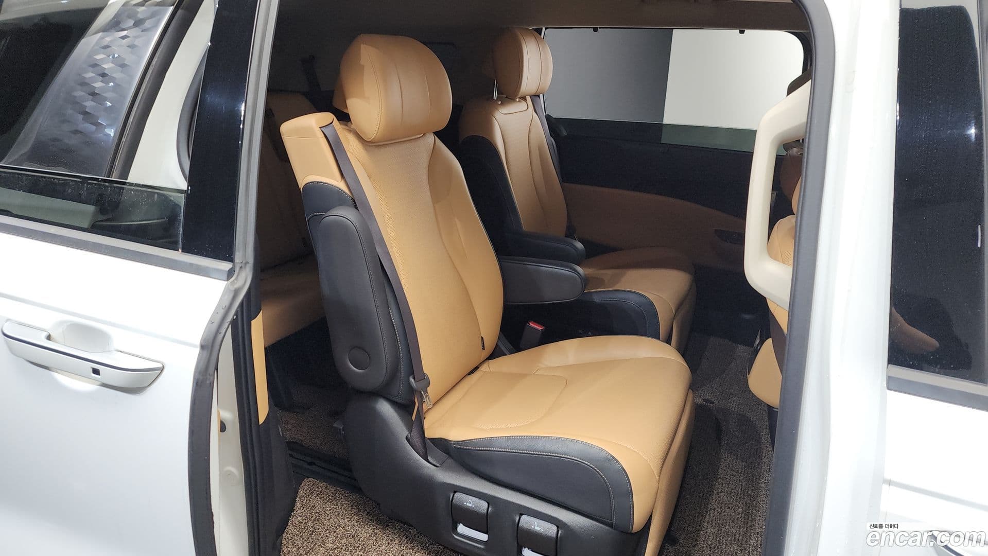 Main__Slider__Photo:Canival Kia 2022.4-10
