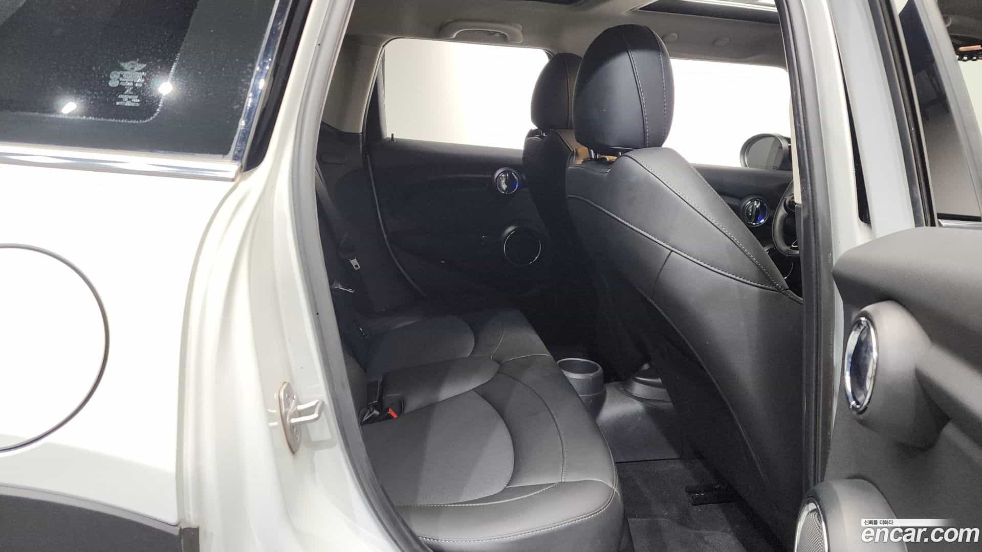 Cooper Mini 2021.3-OPTION-022