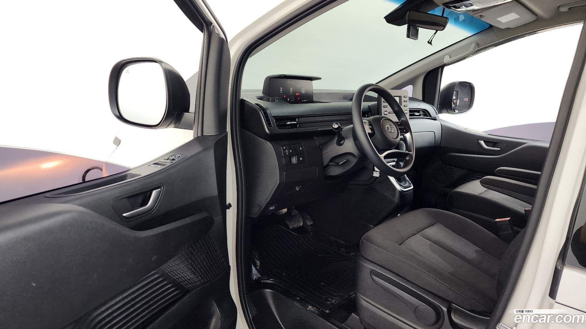 Main__Slider__Photo:Staria Hyundai 2021.6-9
