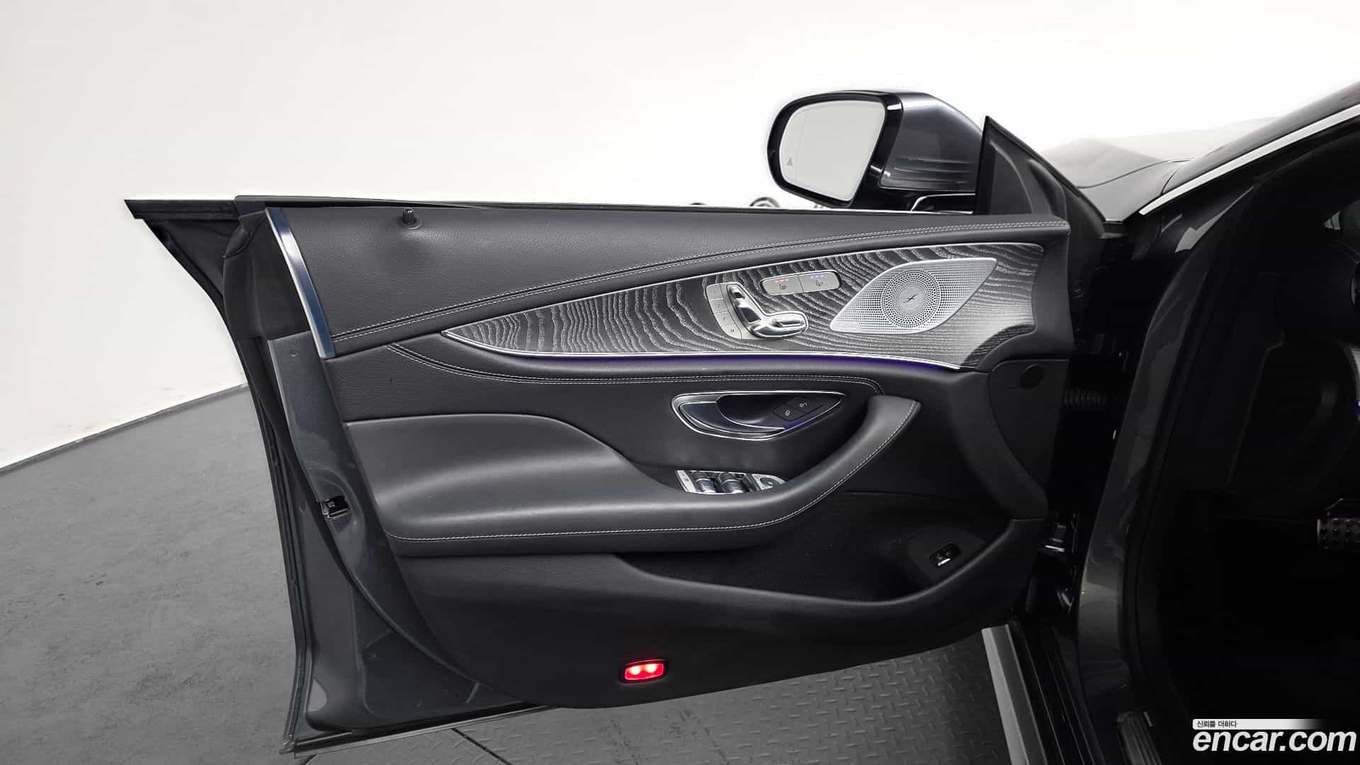 CLS-Class Mercedes-Benz 2023.2-INNER-034