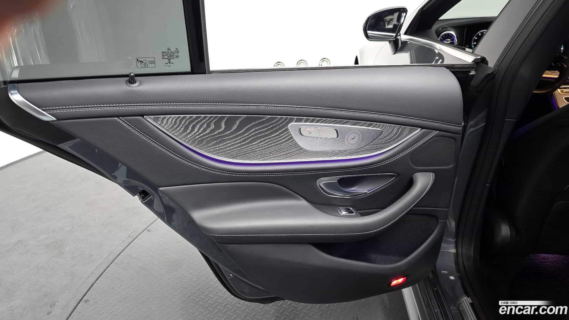 CLS-Class Mercedes-Benz 2023.2-INNER-035