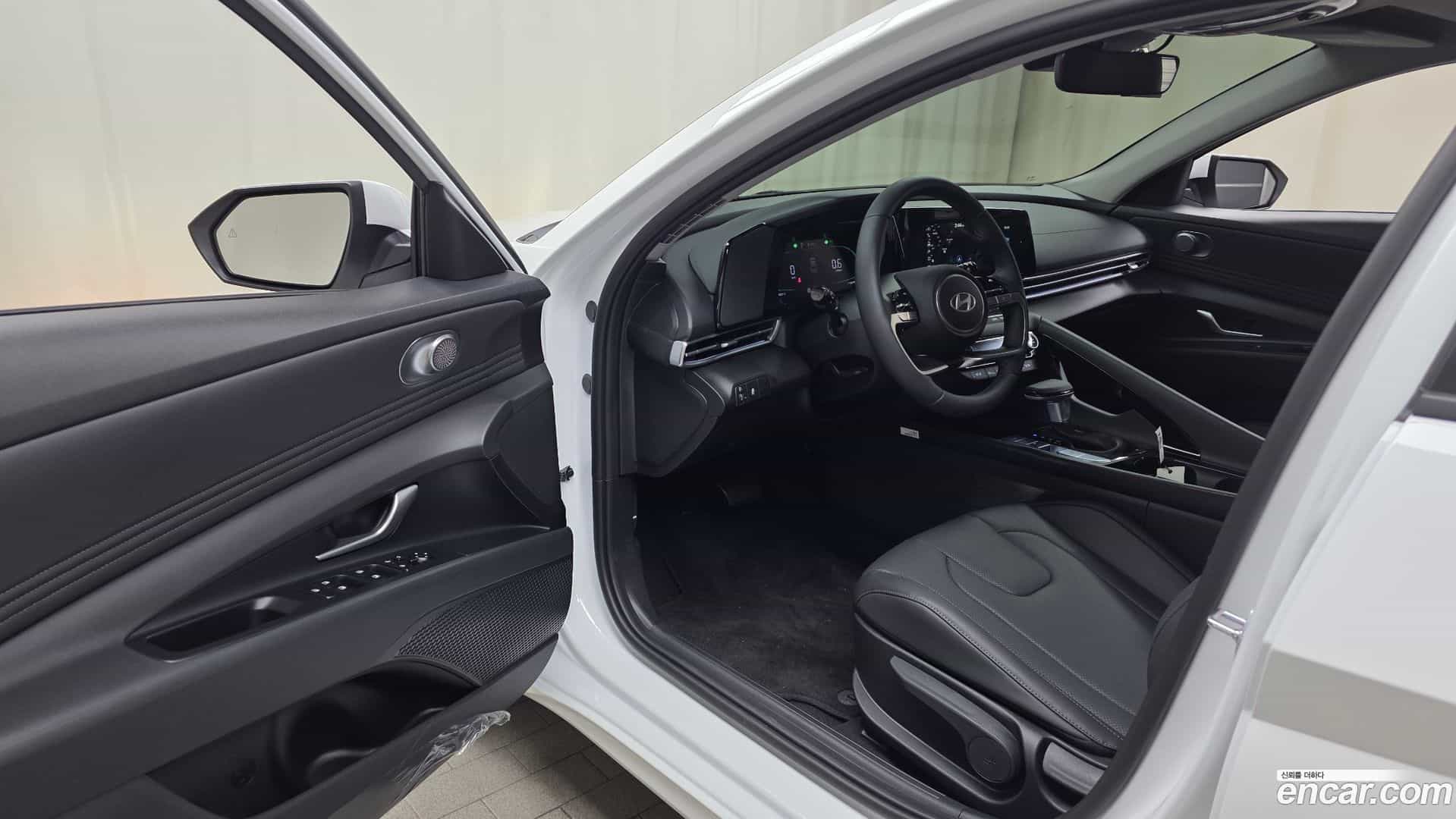 AVANTE Hyundai 2026.0-INNER-010