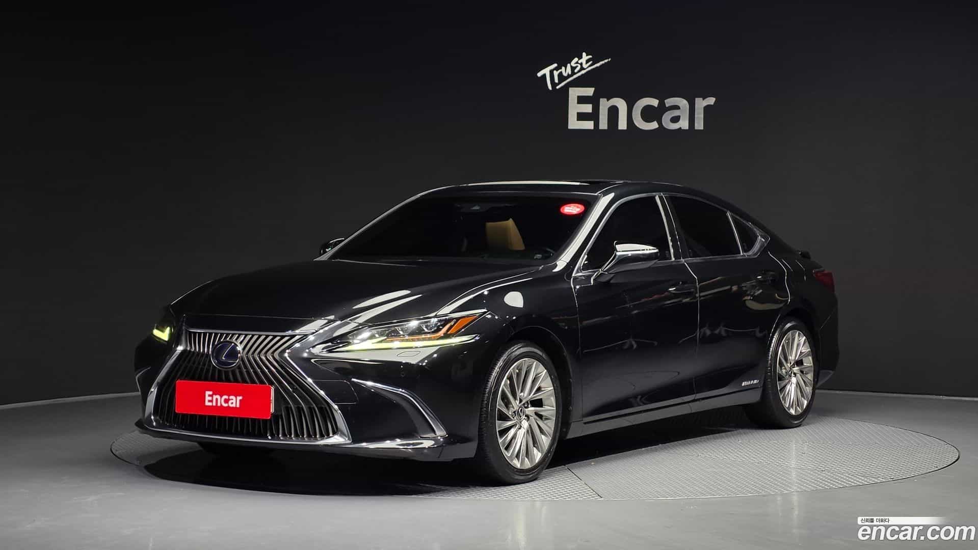 ES Lexus 2019.2-OUTER-001