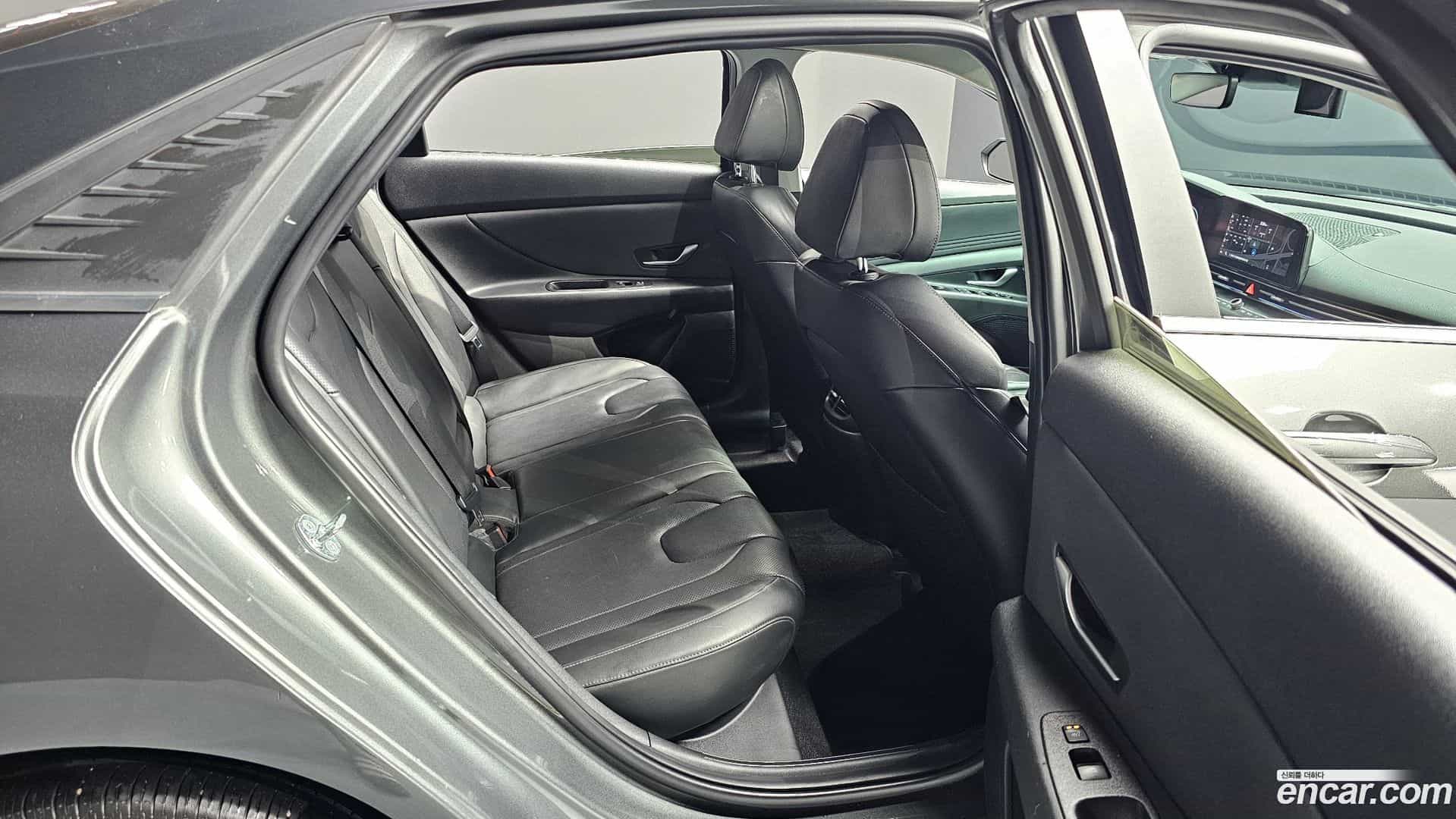 AVANTE Hyundai 2022.3-OPTION-016