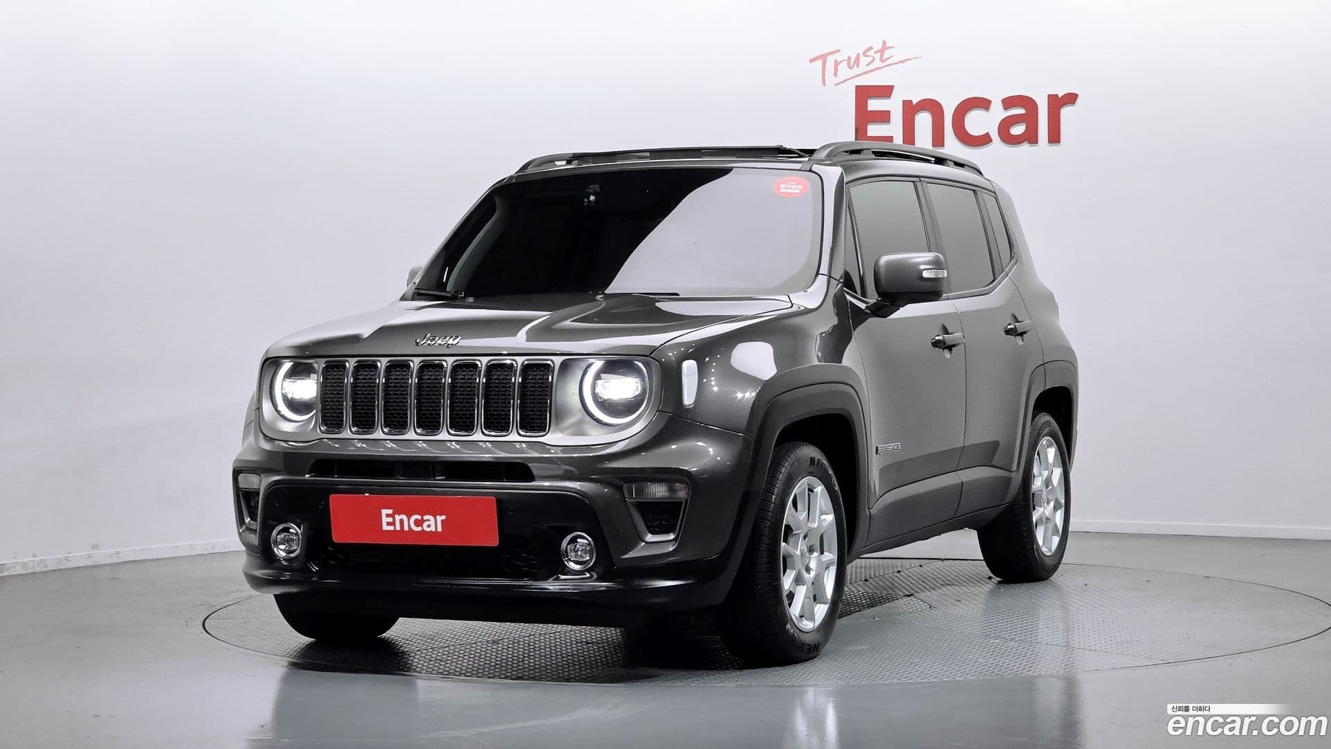 Main__Slider__Photo:Renegade Jeep 2021.4-0
