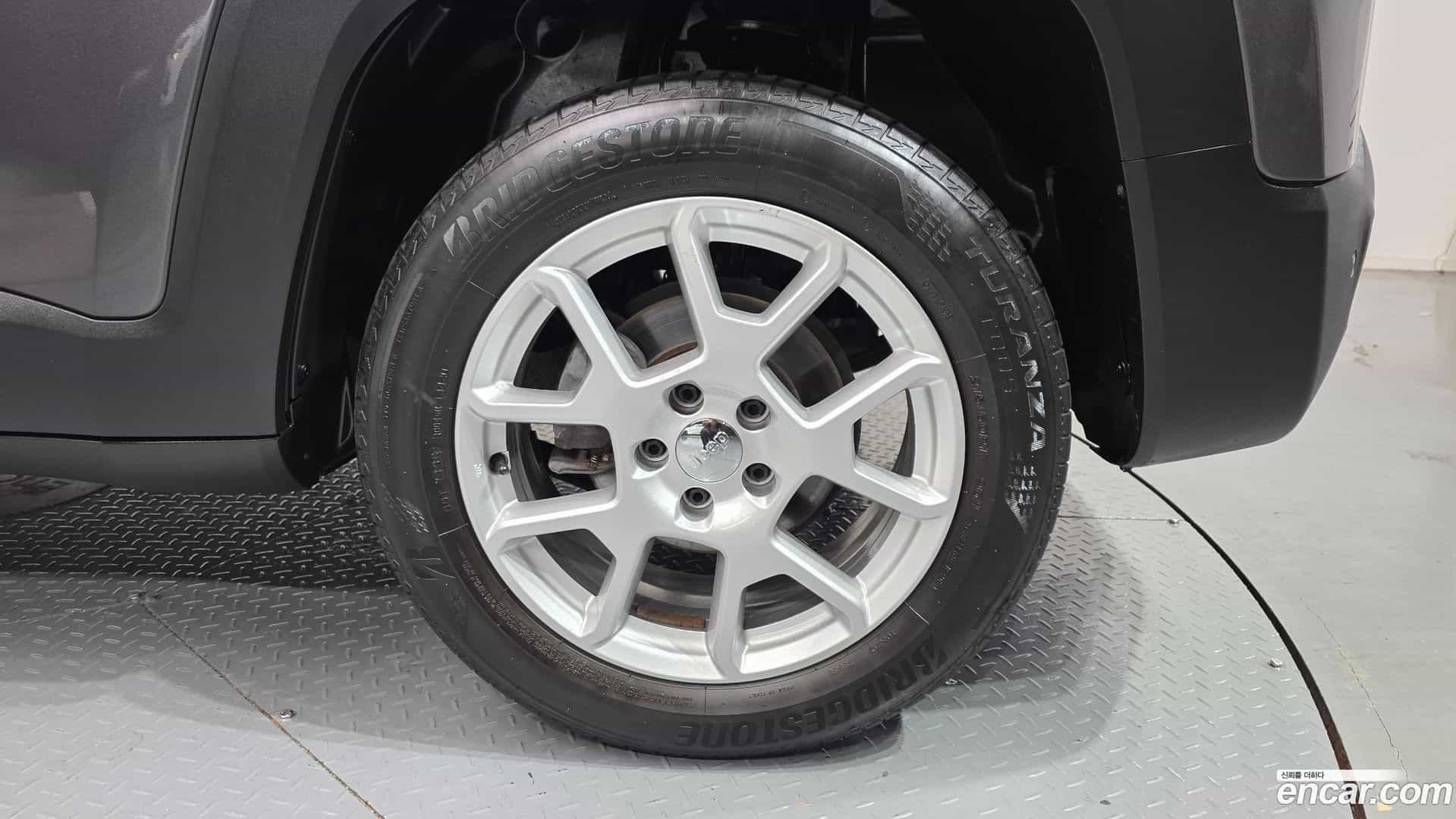Renegade Jeep 2021.4-OUTER-031