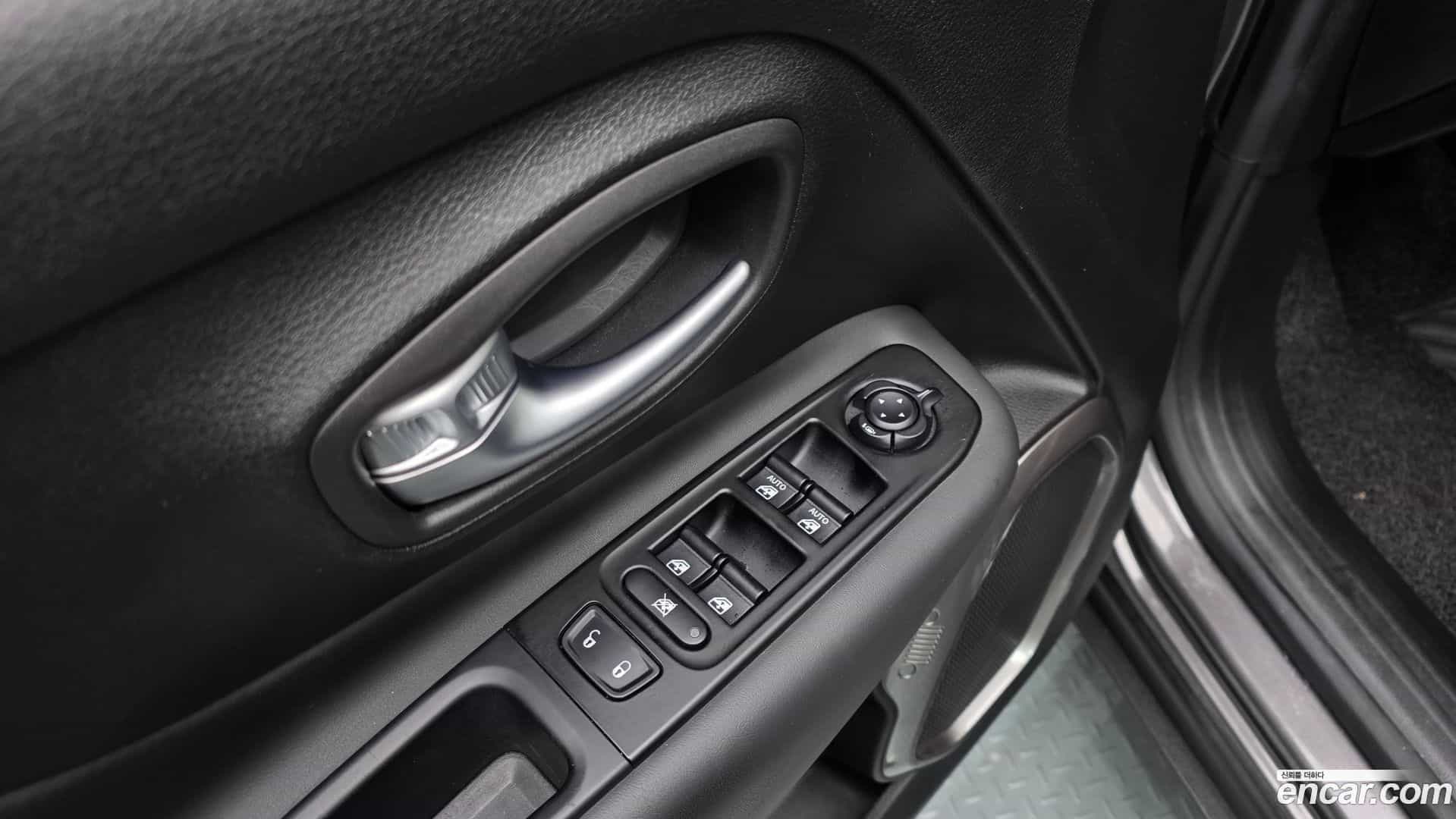 Renegade Jeep 2021.4-INNER-036