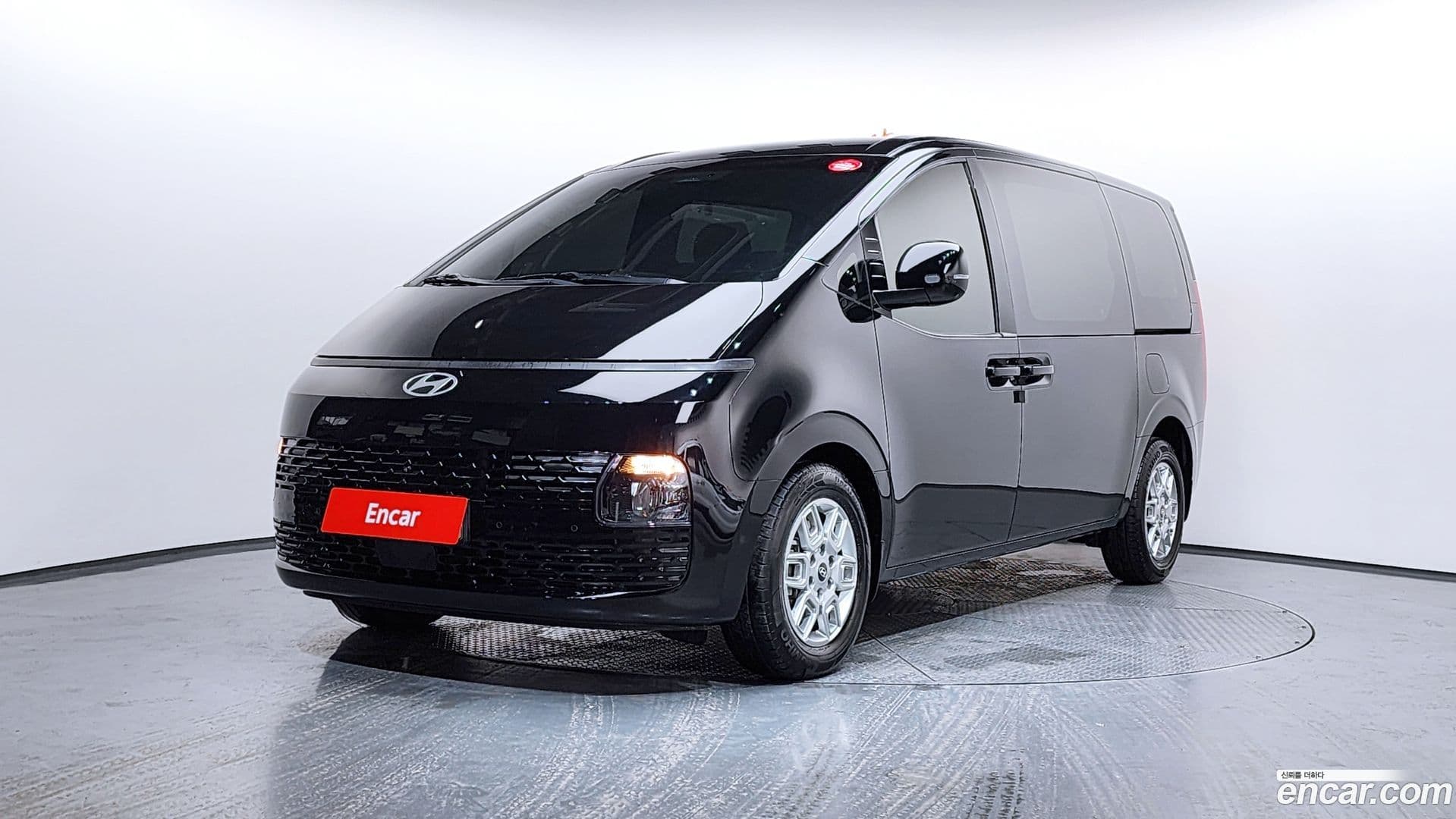 Main__Slider__Photo:Staria Hyundai 2024.3-0