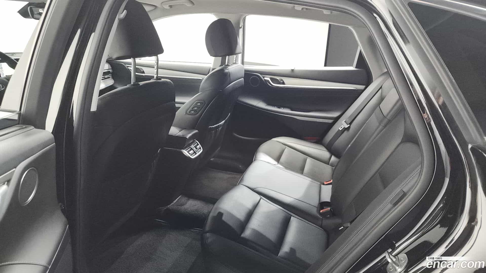 Grandeur Hyundai 2022.2-OPTION-015