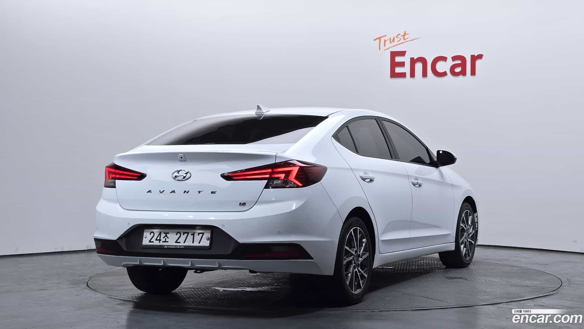 AVANTE Hyundai 2019.0-OUTER-002