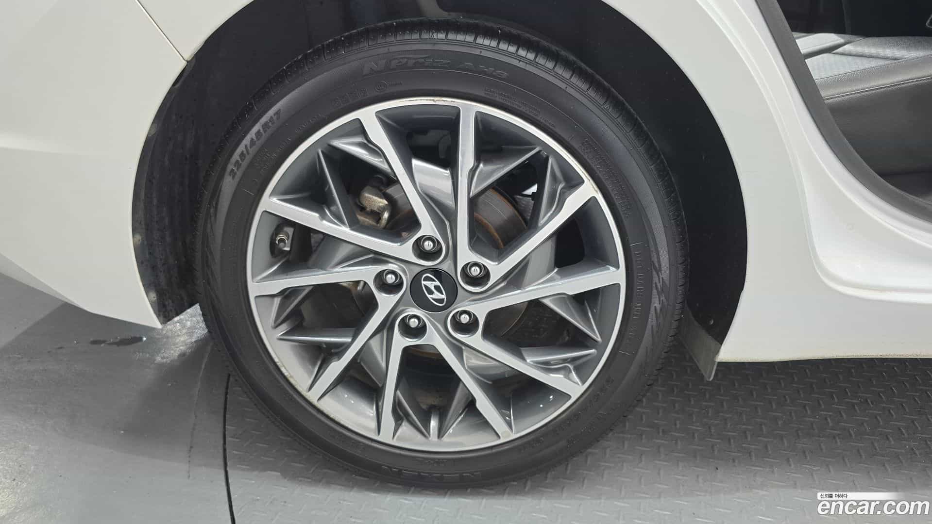 AVANTE Hyundai 2019.0-OUTER-005