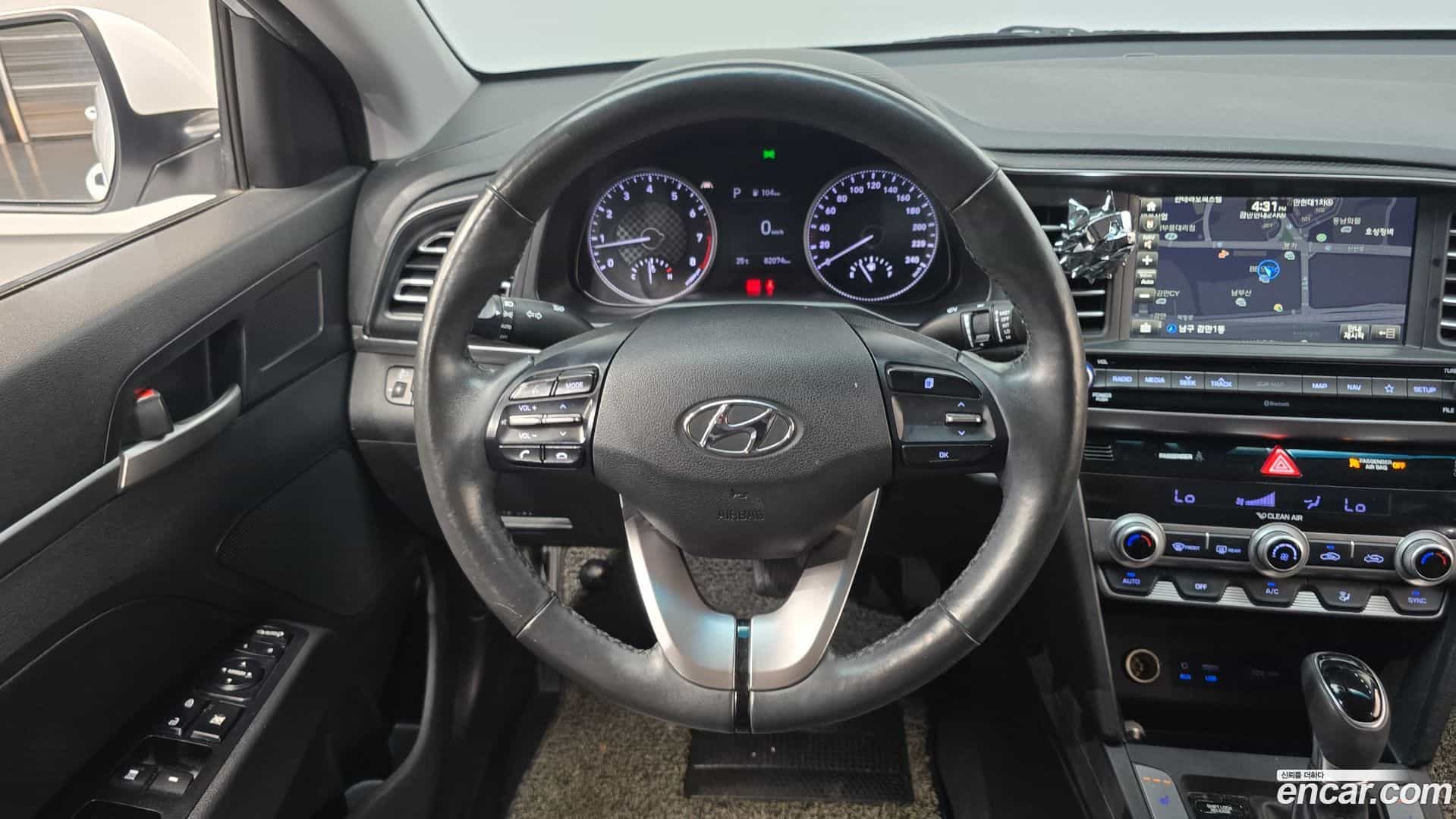 AVANTE Hyundai 2019.0-OPTION-016