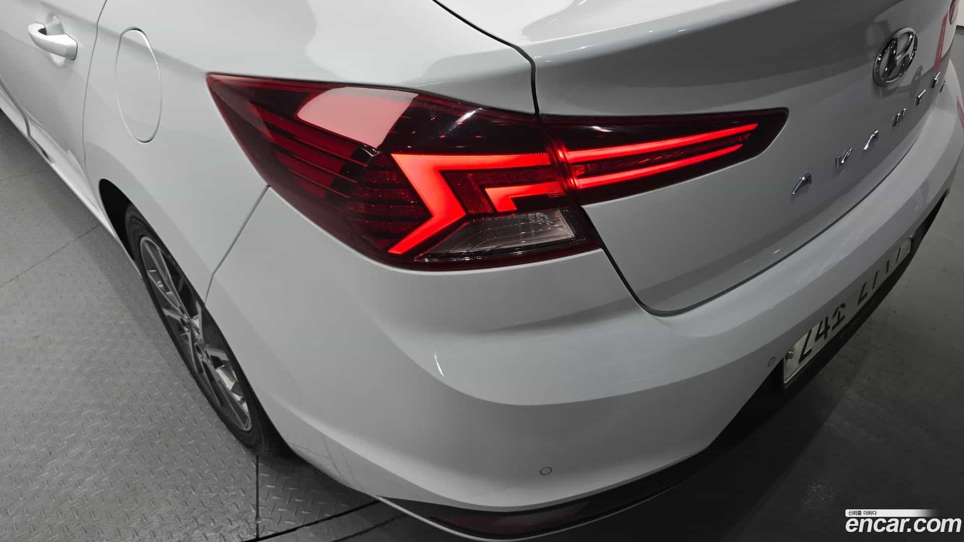 AVANTE Hyundai 2019.0-OUTER-033