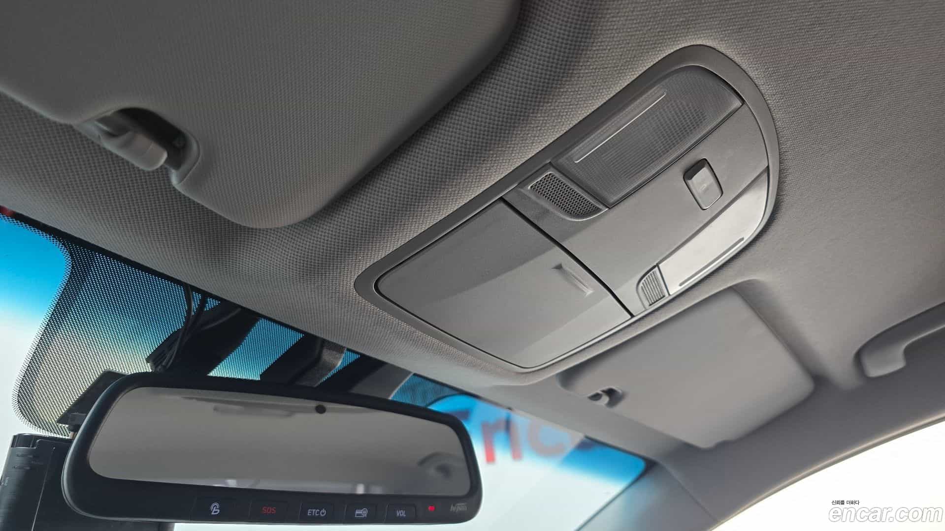AVANTE Hyundai 2019.0-OPTION-042