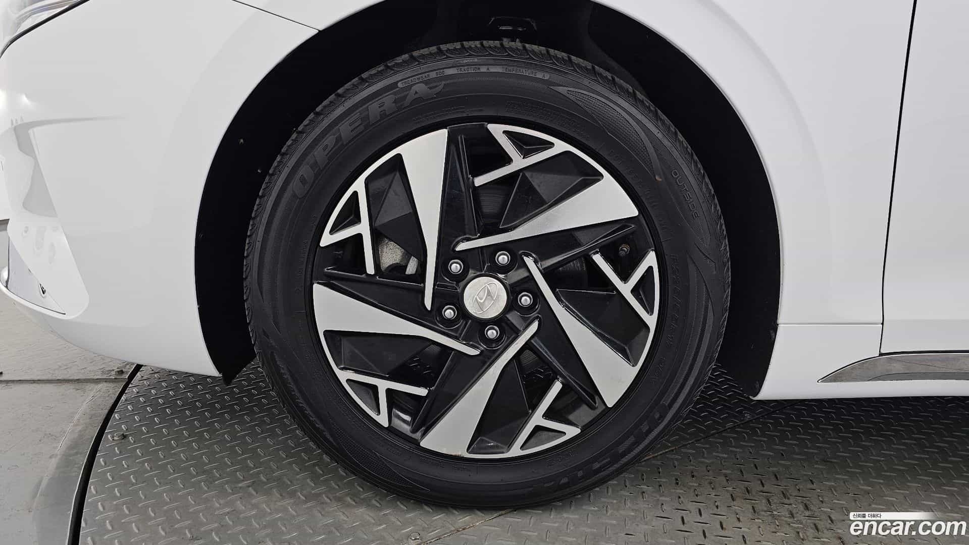 Grandeur Hyundai 2022.11-OUTER-005