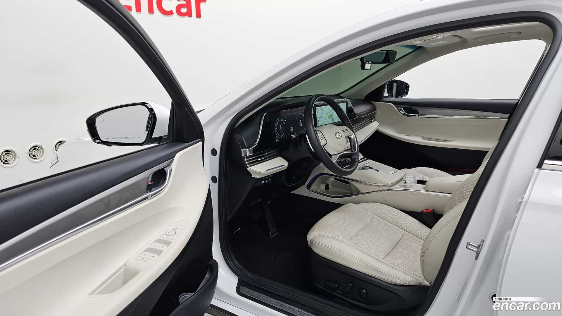 Grandeur Hyundai 2022.11-INNER-010
