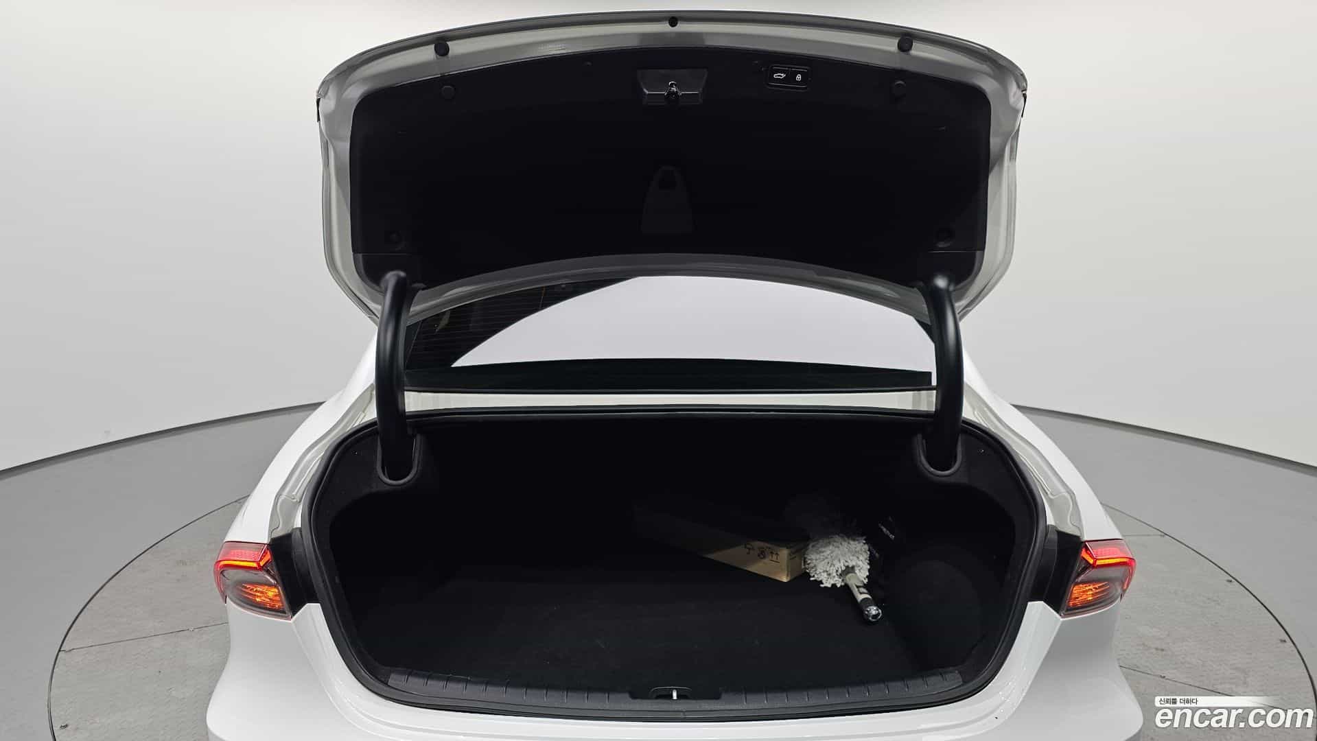 Grandeur Hyundai 2022.11-OPTION-047