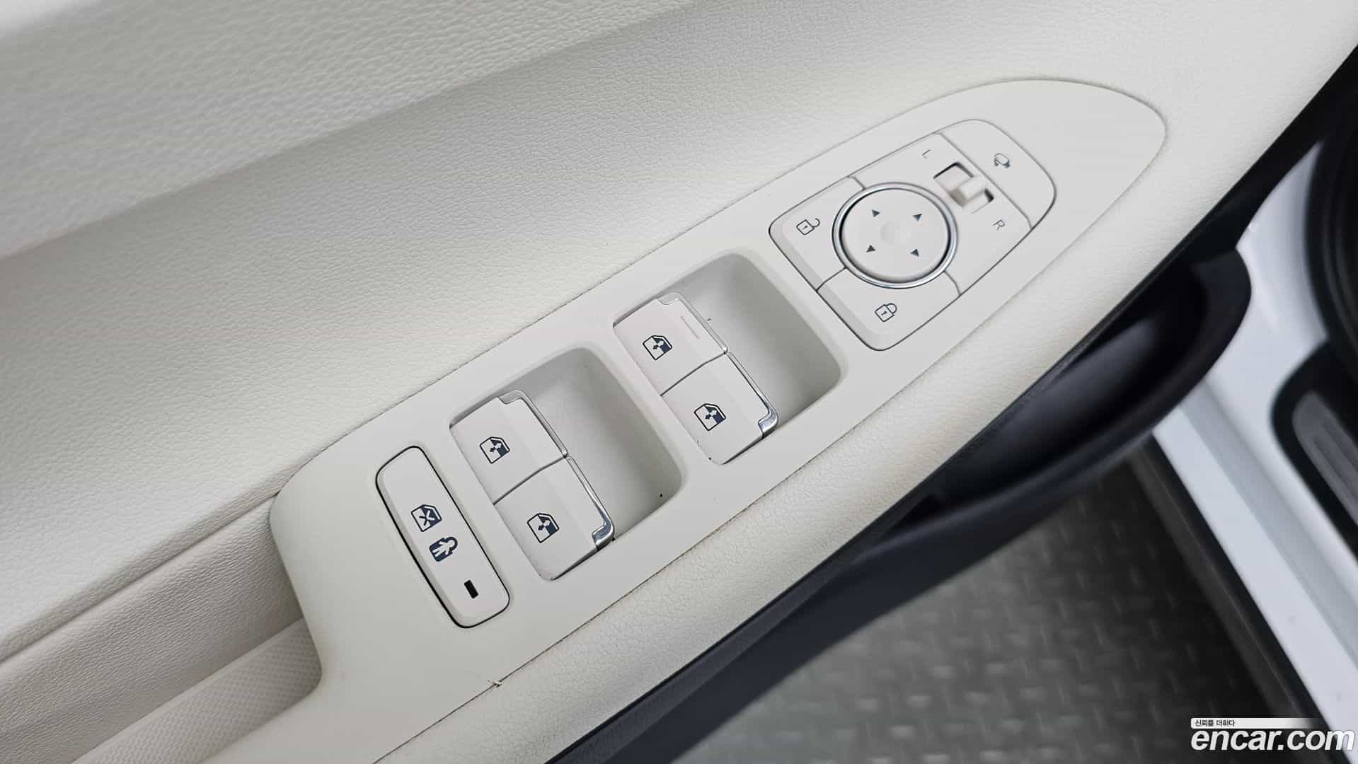 Grandeur Hyundai 2022.11-OPTION-048