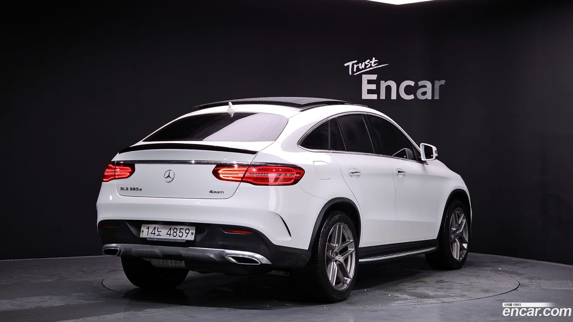 Main__Slider__Photo:GLE-Class Mercedes-Benz 2018.8-1