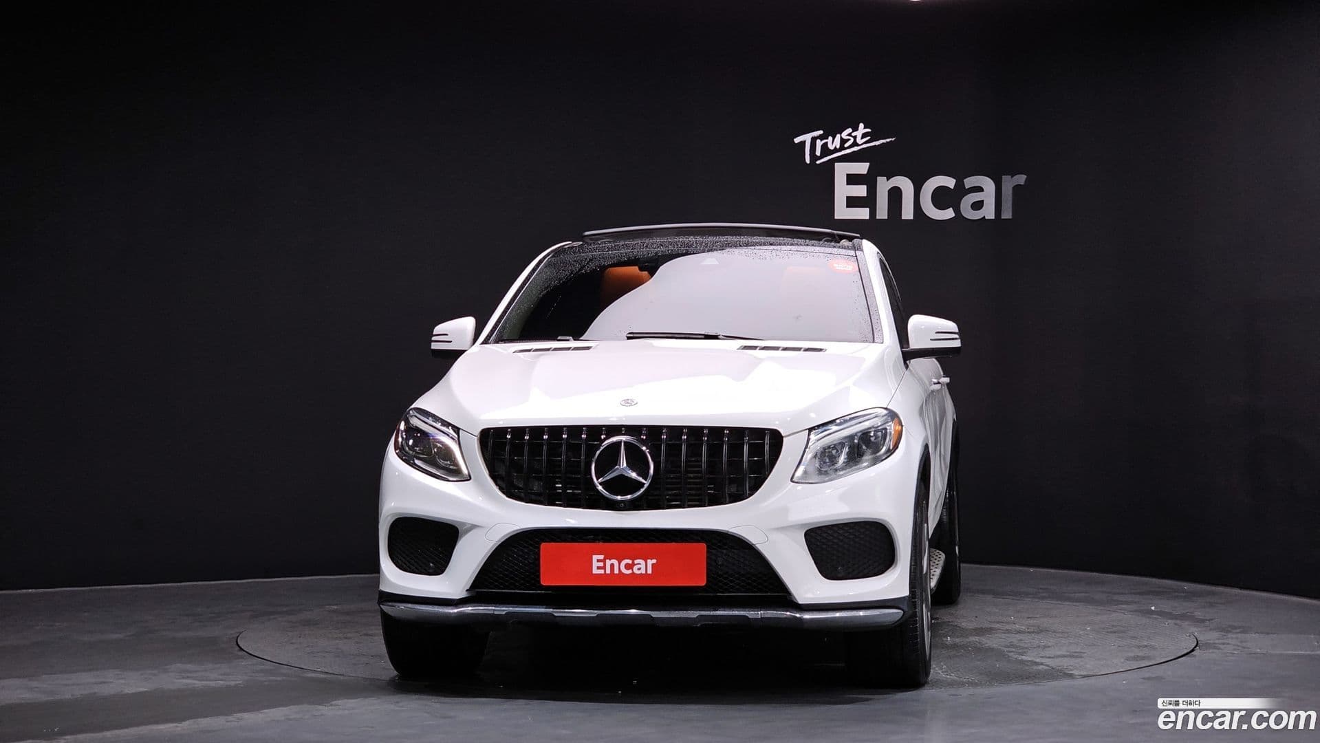 Main__Slider__Photo:GLE-Class Mercedes-Benz 2018.8-2